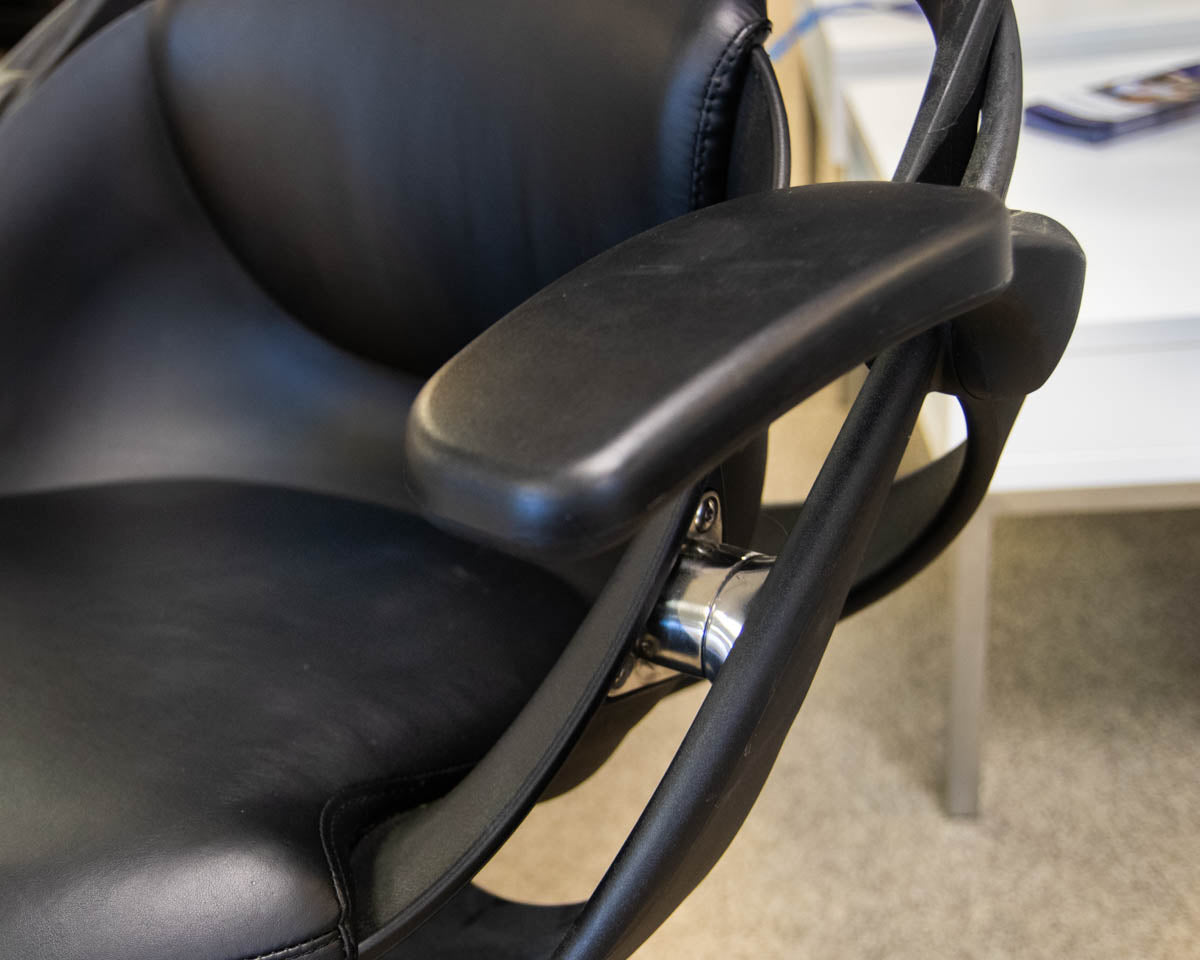 All33 'BackStrong' 360 Swivel Office Chair