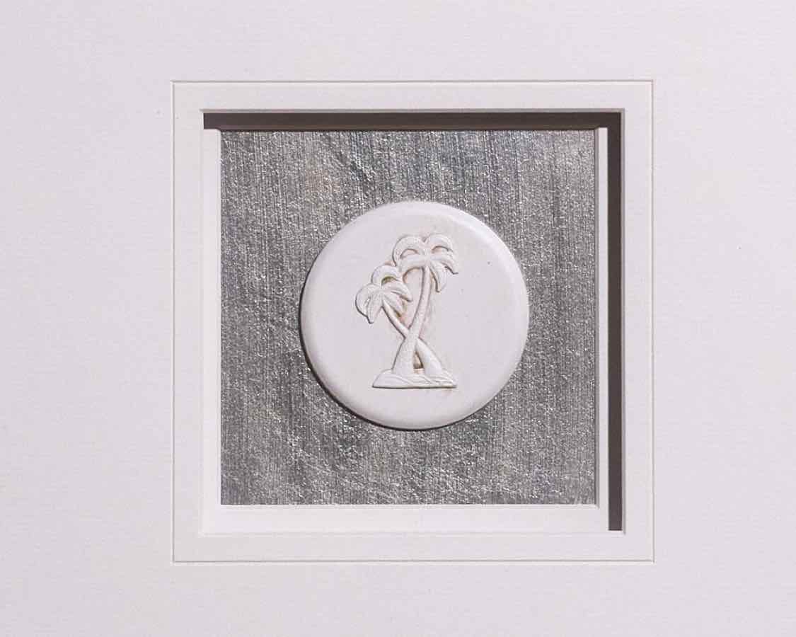 Palm Tee Intaglio Double Ivory Matt In Black Frame